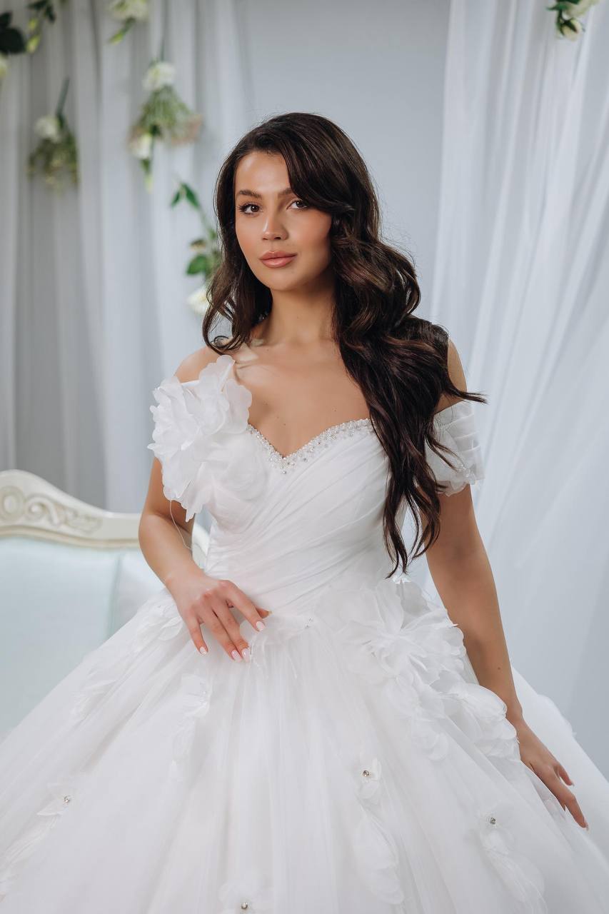 Maggy - alternate view